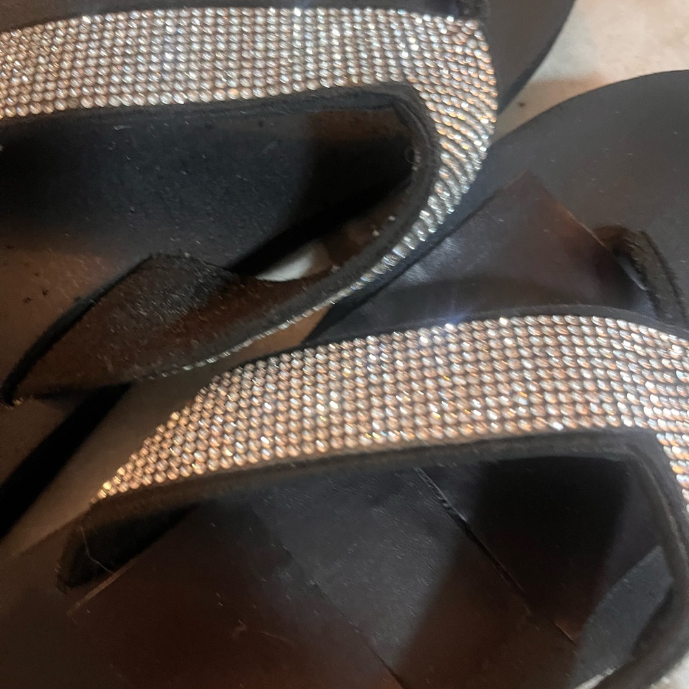 Well worn comfortable flip flops - image 3